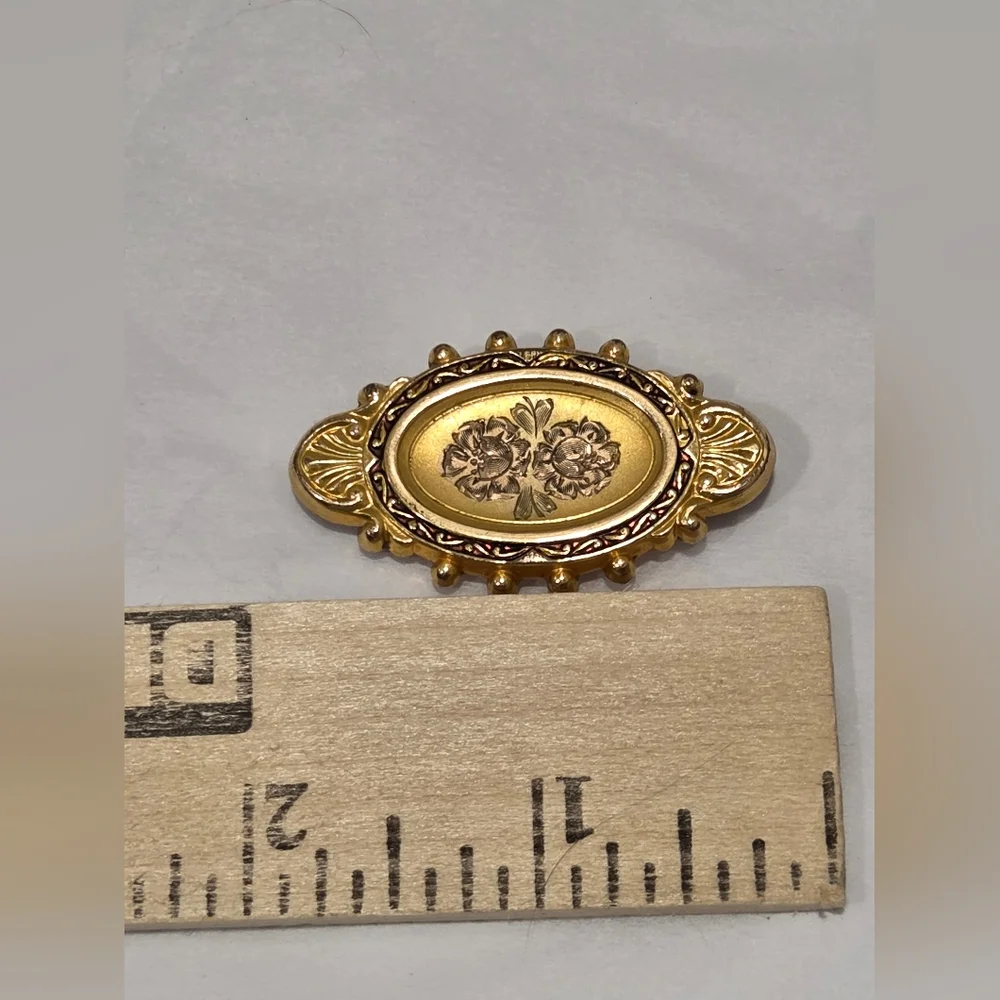 Vintage Hayward Etched Floral Goldtone Brooch